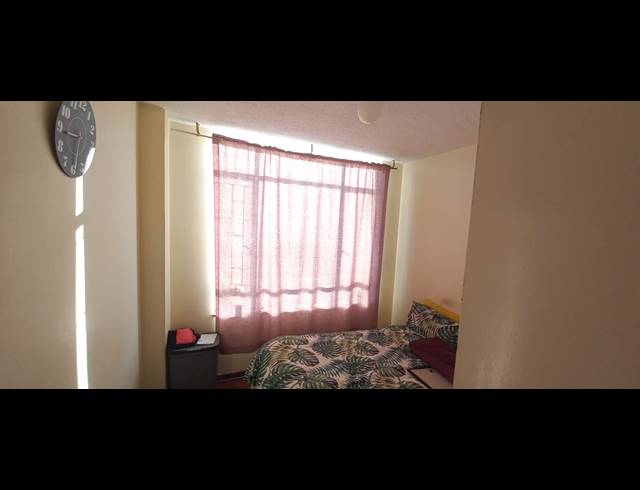 2 BEDROOM FLAT FOR SALE IN ESSENWOOD